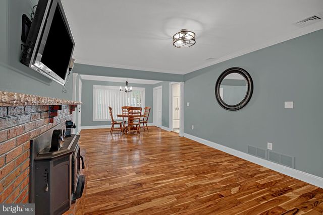 5 ROYAL OAK RD, Lawrence Township, NJ 08648