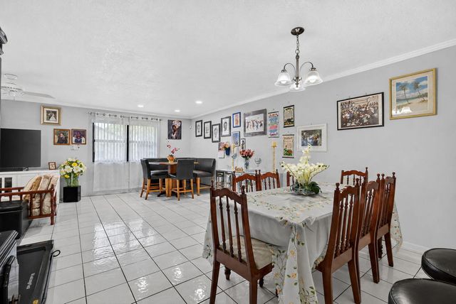 140 KARANDA Court, Royal Palm Beach, FL 33411