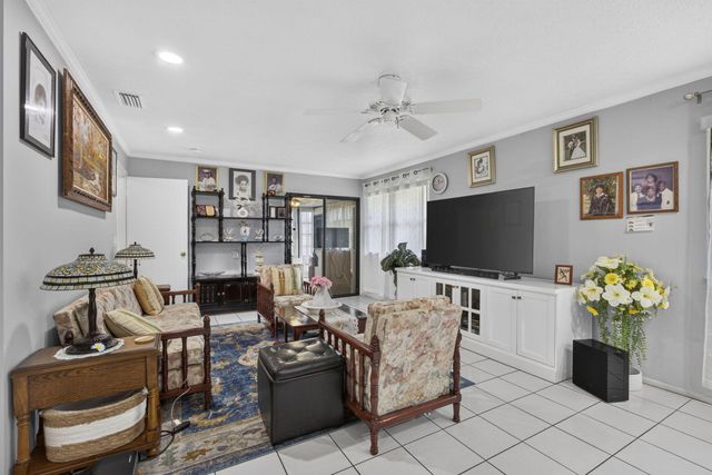 140 KARANDA Court, Royal Palm Beach, FL 33411
