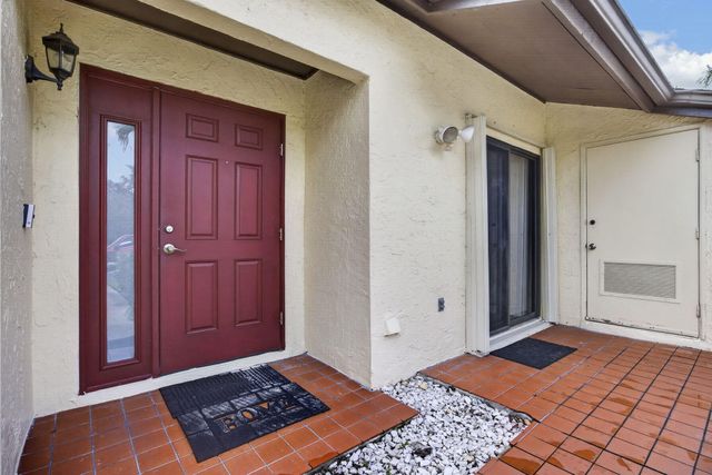 140 KARANDA Court, Royal Palm Beach, FL 33411