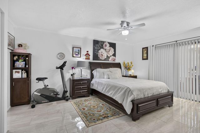 140 KARANDA Court, Royal Palm Beach, FL 33411
