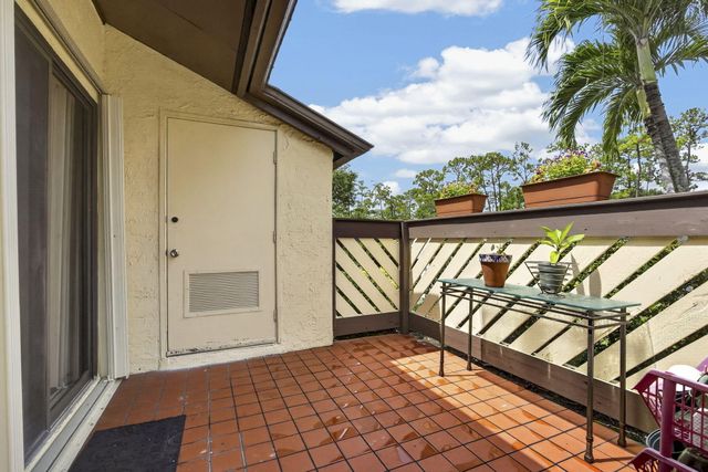 140 KARANDA Court, Royal Palm Beach, FL 33411
