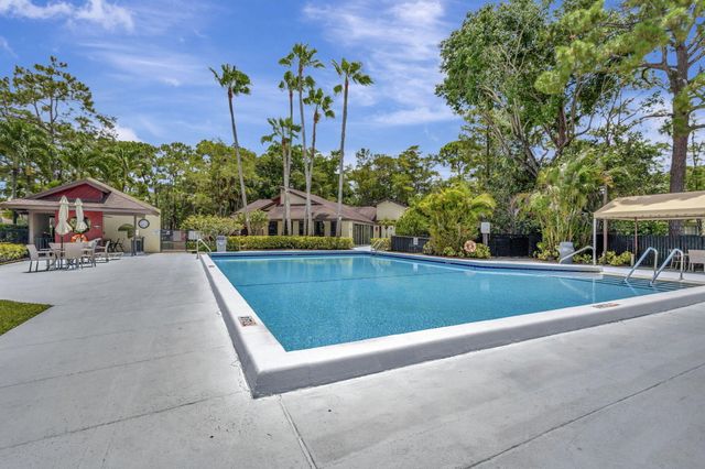 140 KARANDA Court, Royal Palm Beach, FL 33411