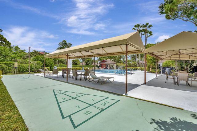 140 KARANDA Court, Royal Palm Beach, FL 33411