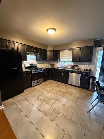 3707 Pandola Avenue, Joliet, IL 60431