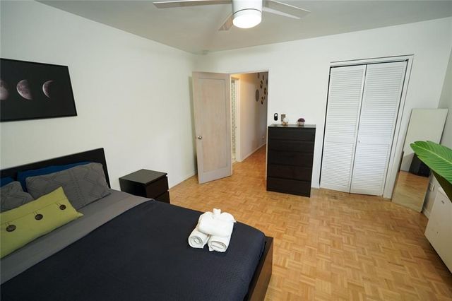 300 Peachtree Street NE 9D, Atlanta, GA 30308
