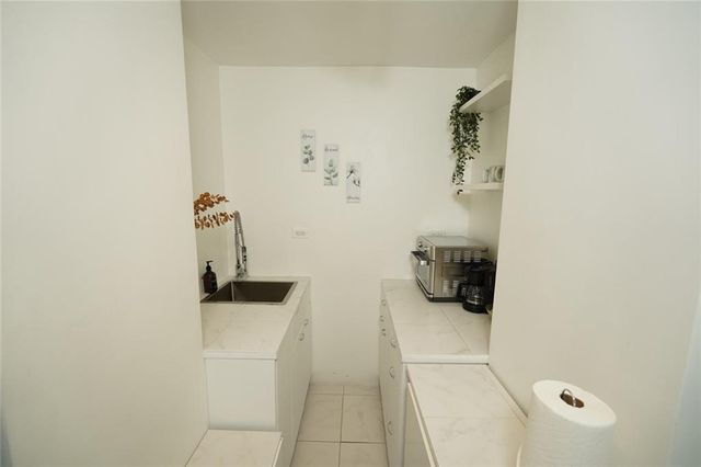 300 Peachtree Street NE 9D, Atlanta, GA 30308