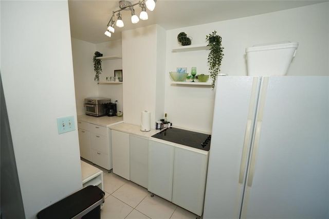 300 Peachtree Street NE 9D, Atlanta, GA 30308