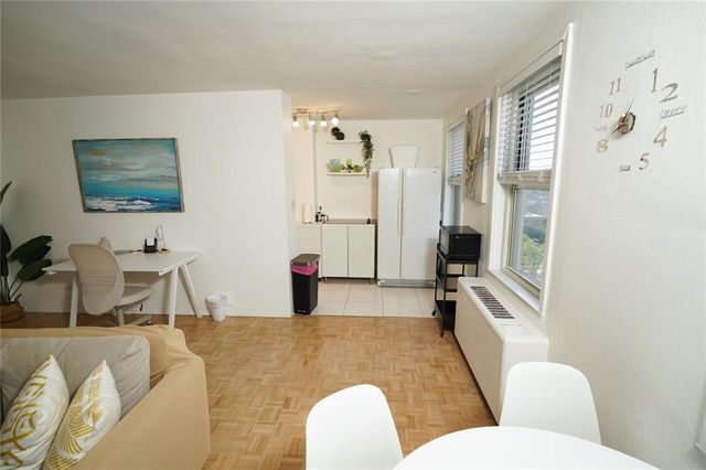 300 Peachtree Street NE 9D, Atlanta, GA 30308