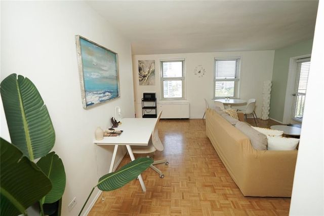 300 Peachtree Street NE 9D, Atlanta, GA 30308