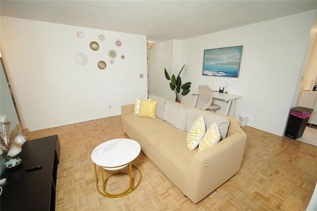 300 Peachtree Street NE 9D, Atlanta, GA 30308