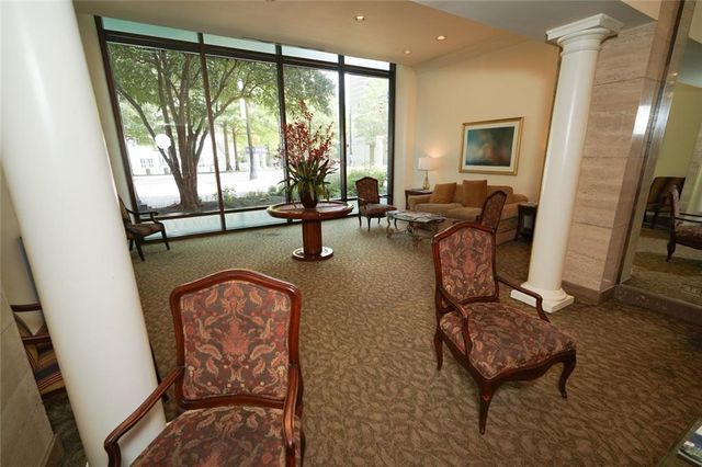 300 Peachtree Street NE 9D, Atlanta, GA 30308