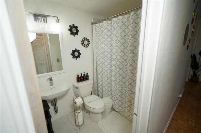 300 Peachtree Street NE 9D, Atlanta, GA 30308