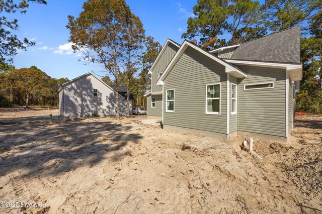 2417 Sunset Harbor Road SE, Bolivia, NC 28422