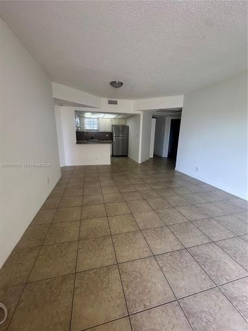 8290 Lake Drive 517, Doral, FL 33166