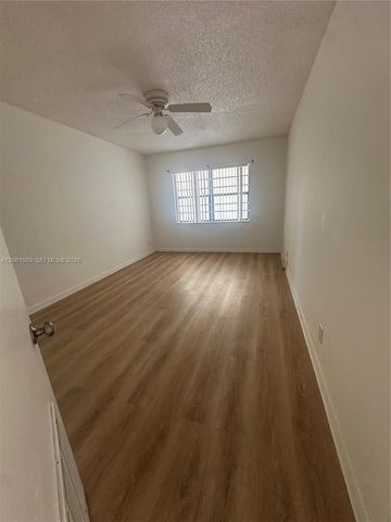 8290 Lake Drive 517, Doral, FL 33166