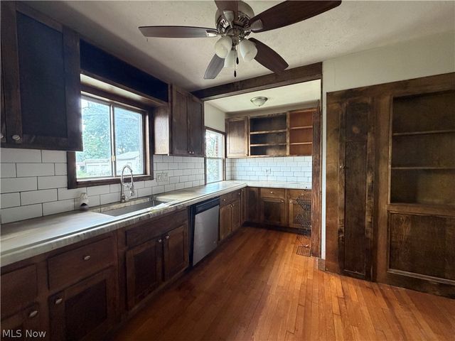 8127 Garfield Boulevard, Garfield Heights, OH 44125