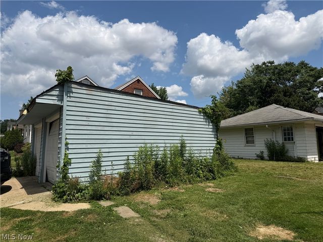 8127 Garfield Boulevard, Garfield Heights, OH 44125
