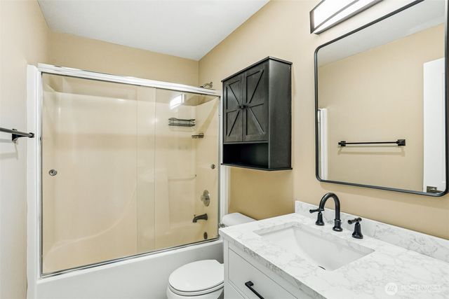 26555 220th Place SE, Maple Valley, WA 98038