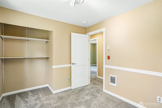 26555 220th Place SE, Maple Valley, WA 98038