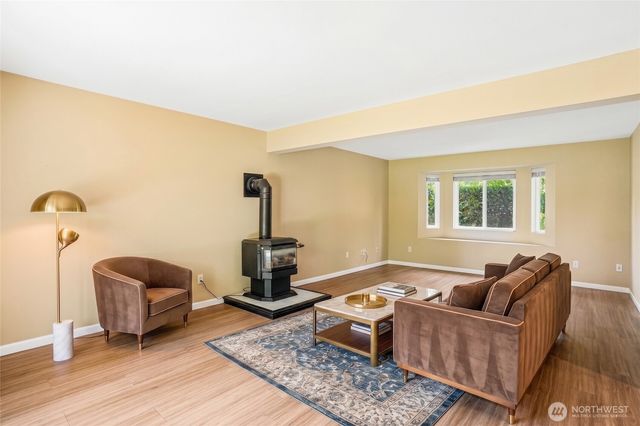 26555 220th Place SE, Maple Valley, WA 98038