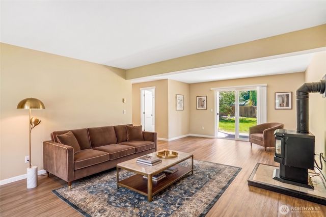 26555 220th Place SE, Maple Valley, WA 98038