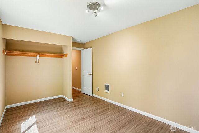 26555 220th Place SE, Maple Valley, WA 98038