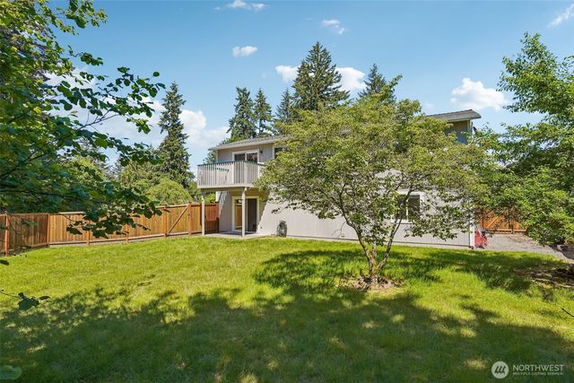 26555 220th Place SE, Maple Valley, WA 98038