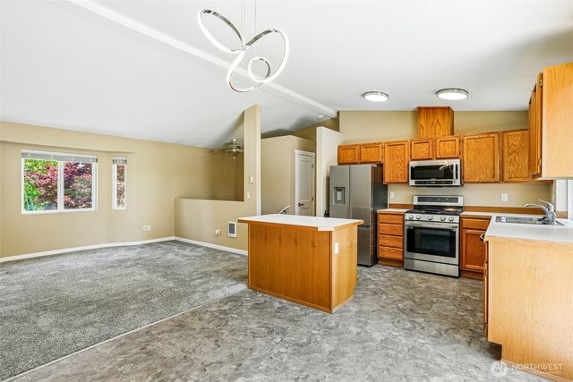26555 220th Place SE, Maple Valley, WA 98038