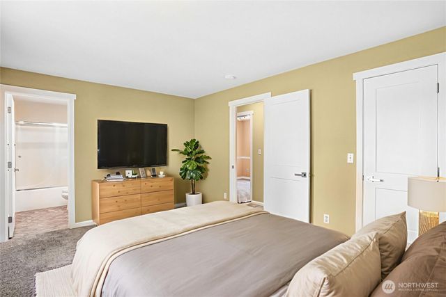 26555 220th Place SE, Maple Valley, WA 98038