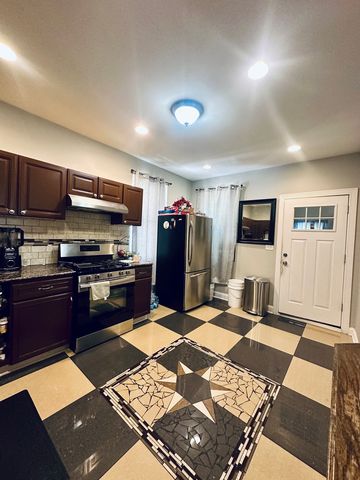 6627 S Marshfield Avenue, Chicago, IL 60636