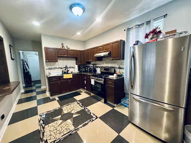 6627 S Marshfield Avenue, Chicago, IL 60636