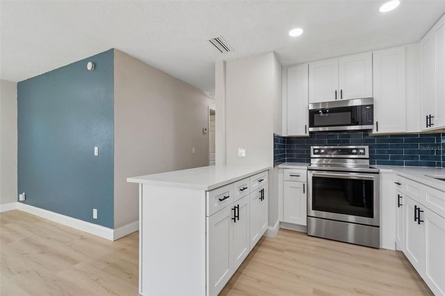 4221 EMPIRE PLACE, Tampa, FL 33610