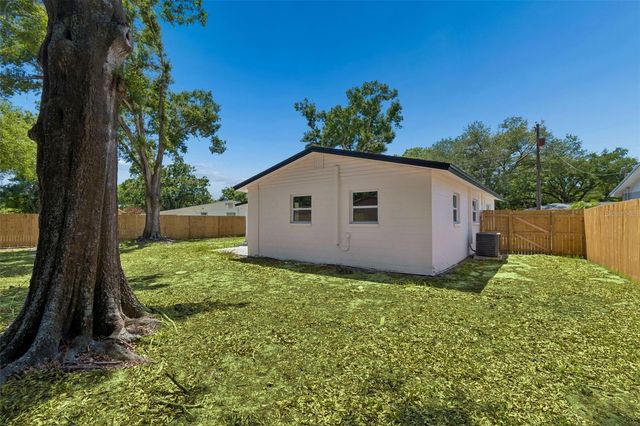 4221 EMPIRE PLACE, Tampa, FL 33610