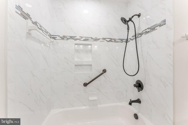 9109 PARLIAMENT DR, Burke, VA 22015