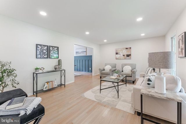 9109 PARLIAMENT DR, Burke, VA 22015
