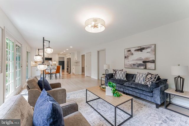9109 PARLIAMENT DR, Burke, VA 22015