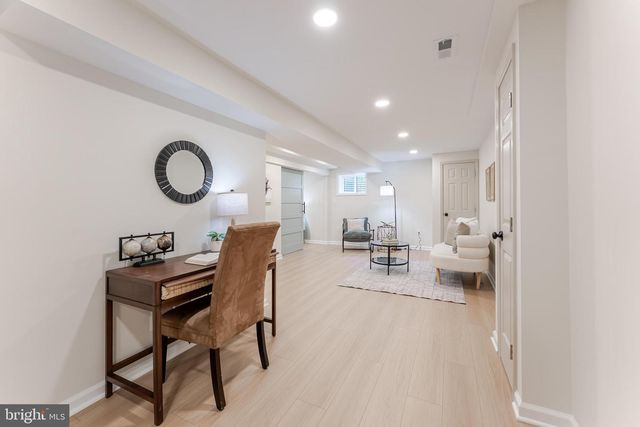 9109 PARLIAMENT DR, Burke, VA 22015