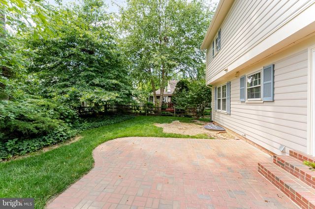 9109 PARLIAMENT DR, Burke, VA 22015