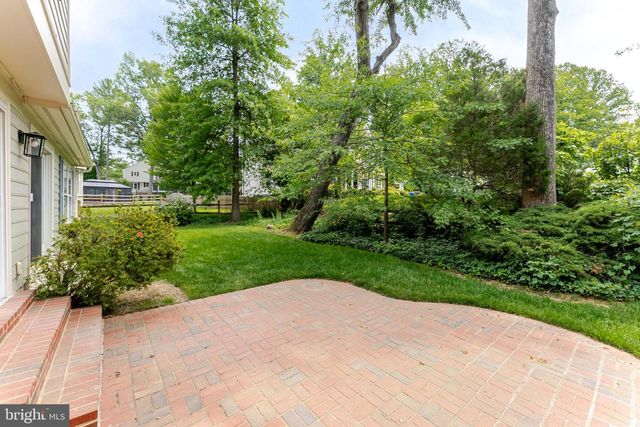 9109 PARLIAMENT DR, Burke, VA 22015