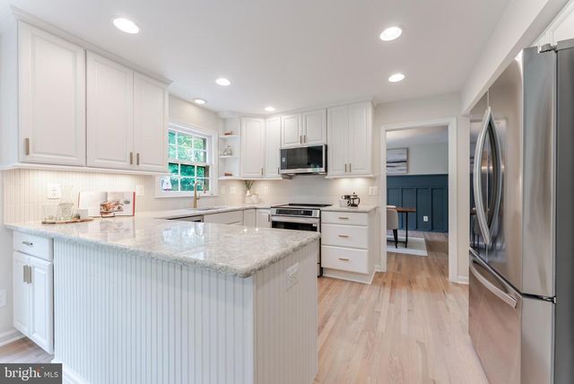 9109 PARLIAMENT DR, Burke, VA 22015