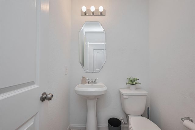 862 Road 5138, Cleveland, TX 77327