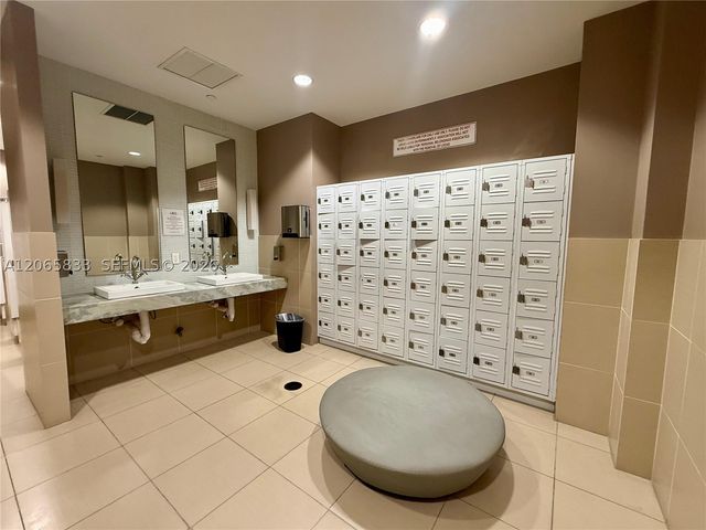 79 SW 12th St 1207-S, Miami, FL 33130