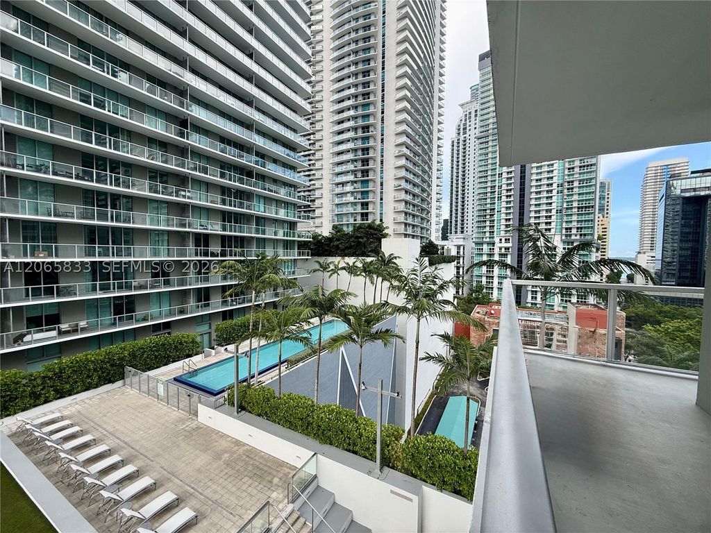 79 SW 12th St 1207-S, Miami, FL 33130