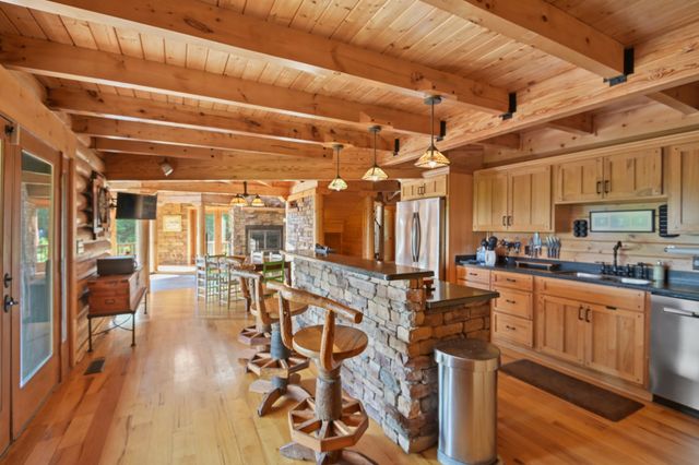 131 Bluff Line Dr, Mcminnville, TN 37110