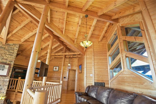 131 Bluff Line Dr, Mcminnville, TN 37110