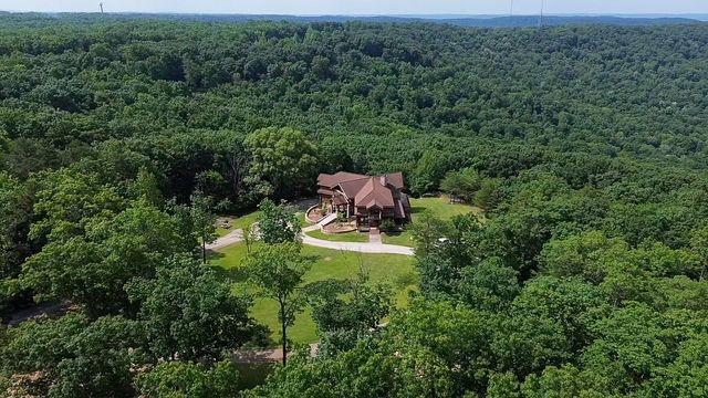 131 Bluff Line Dr, Mcminnville, TN 37110