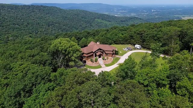 131 Bluff Line Dr, Mcminnville, TN 37110