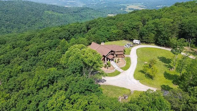 131 Bluff Line Dr, Mcminnville, TN 37110