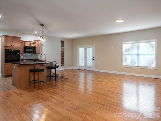 125 Craggy Street, Black Mountain, NC 28711